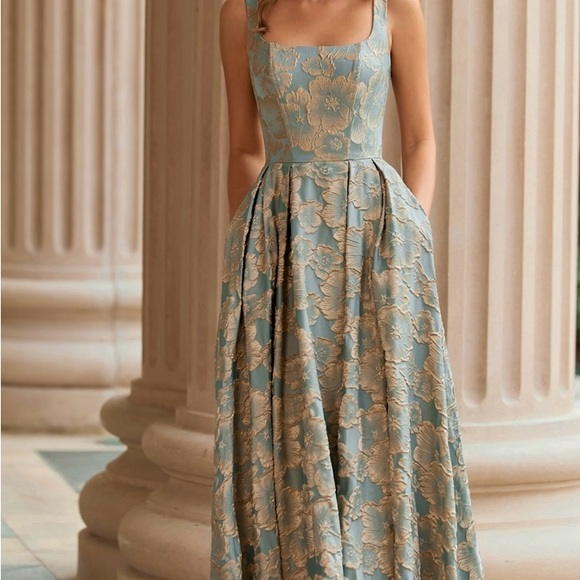 Elegant Blue and Gold Floral Brocade Evening Dress - Picture 2 of 5